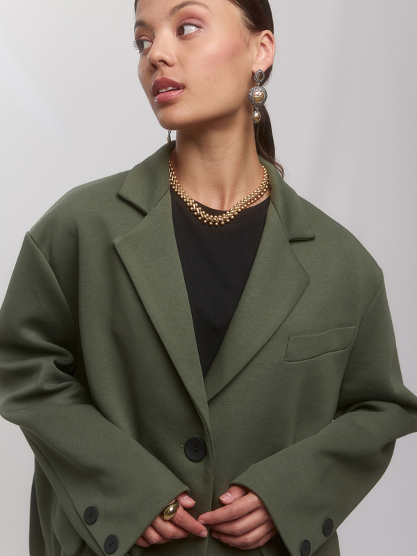 Marynarka oversize khaki – klasyka dla kobiet