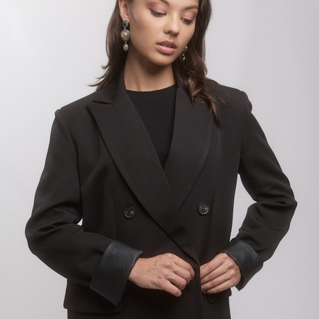 Marynarka Czarna z Ekoskórą – Minimalistyczny Styl