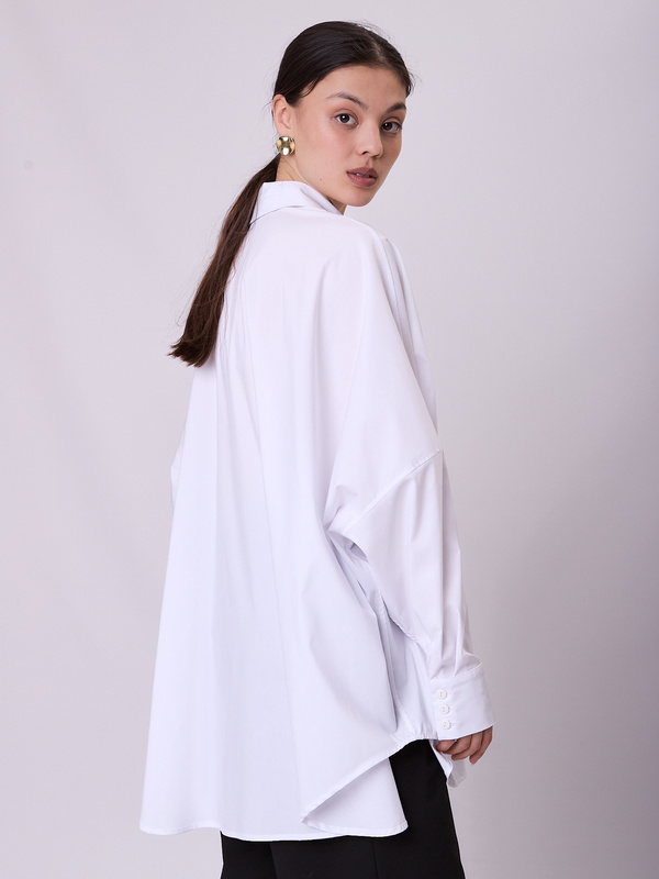 Biała koszula oversize LUMINA – lekka i elegancka