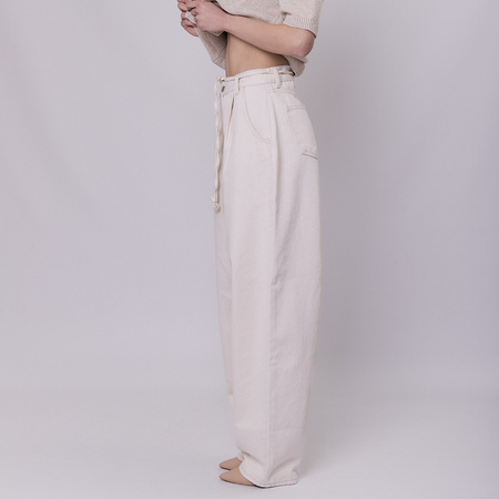 Spodnie jeansowe damskie LENTO – beżowe, luźny fason z troczkiem