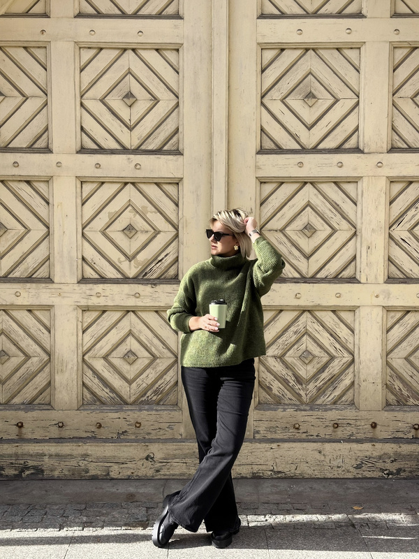 Golf damski wełniany AURA – khaki