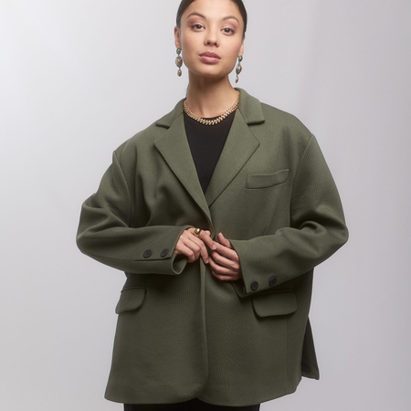 Marynarka oversize khaki – klasyka dla kobiet